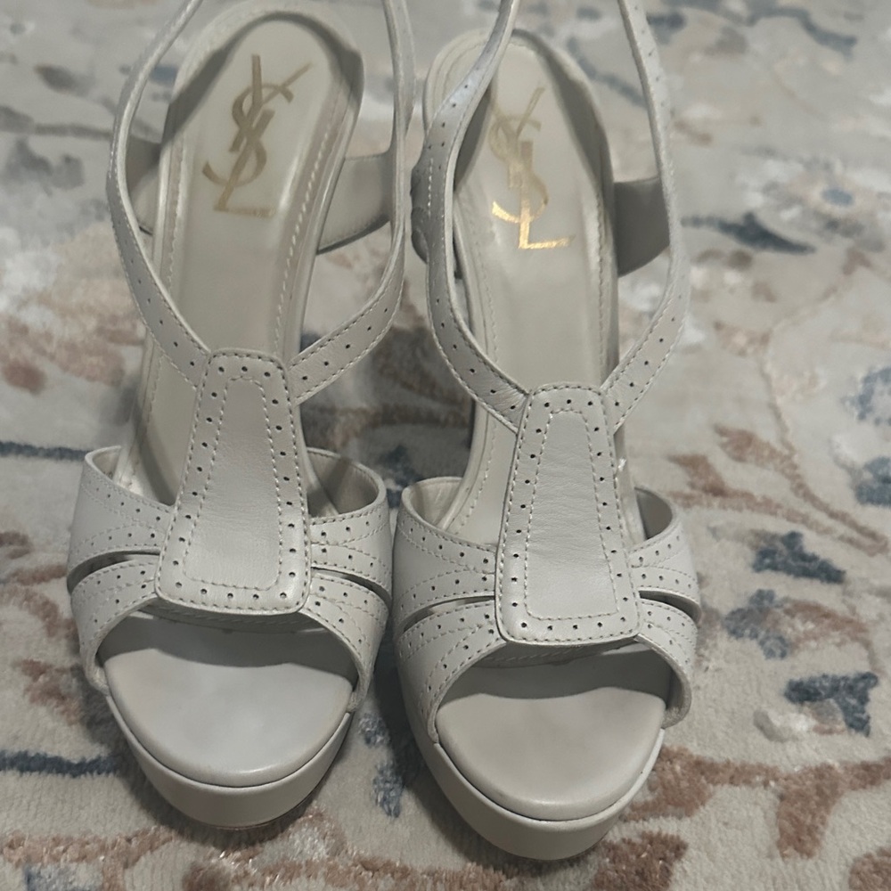 Yves Saint Laurent Elegant Cream Leather Heels